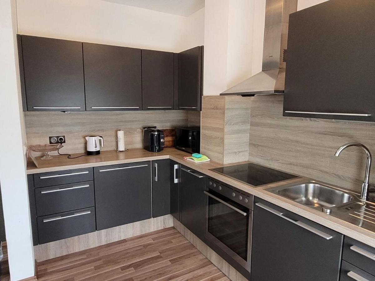 Zentral Gelegene, Sehr Ruhige Und Helle Wohnung Graz Esterno foto